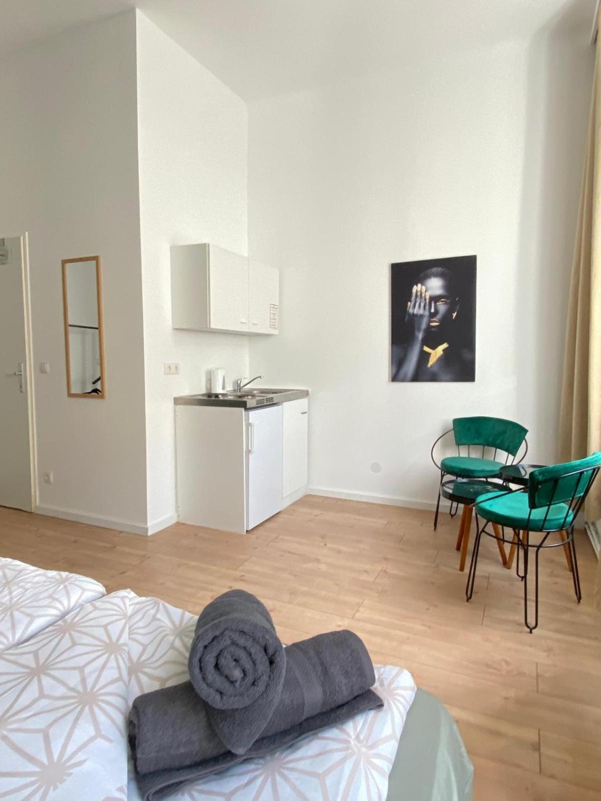 8 Fully Equipped Studio Shared Apt W Terrace Margareten Viyana Dış mekan fotoğraf