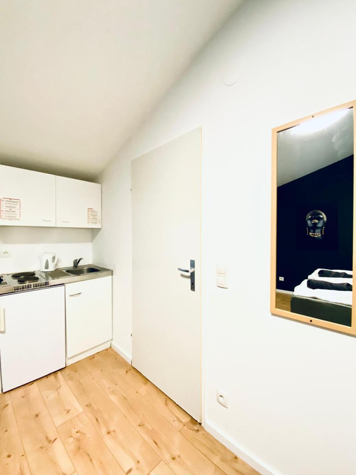 8 Fully Equipped Studio Shared Apt W Terrace Margareten Viyana Dış mekan fotoğraf