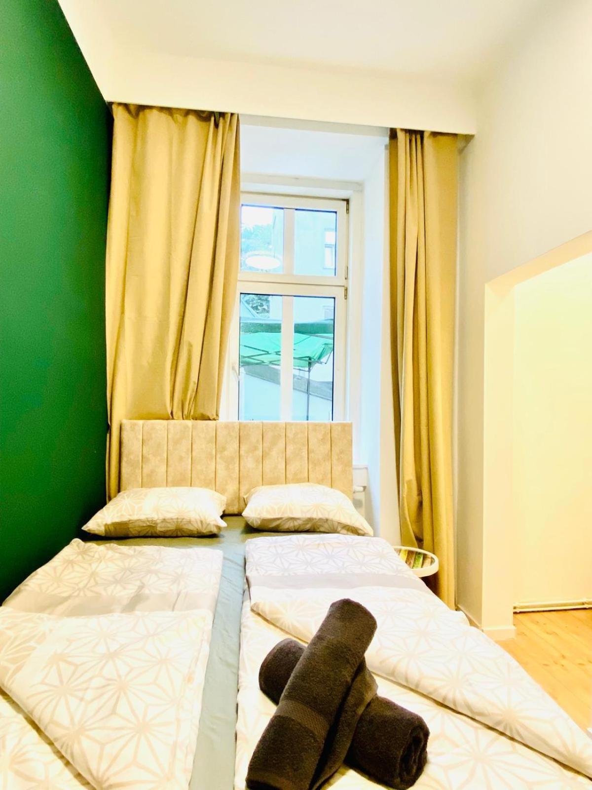 8 Fully Equipped Studio Shared Apt W Terrace Margareten Viyana Dış mekan fotoğraf