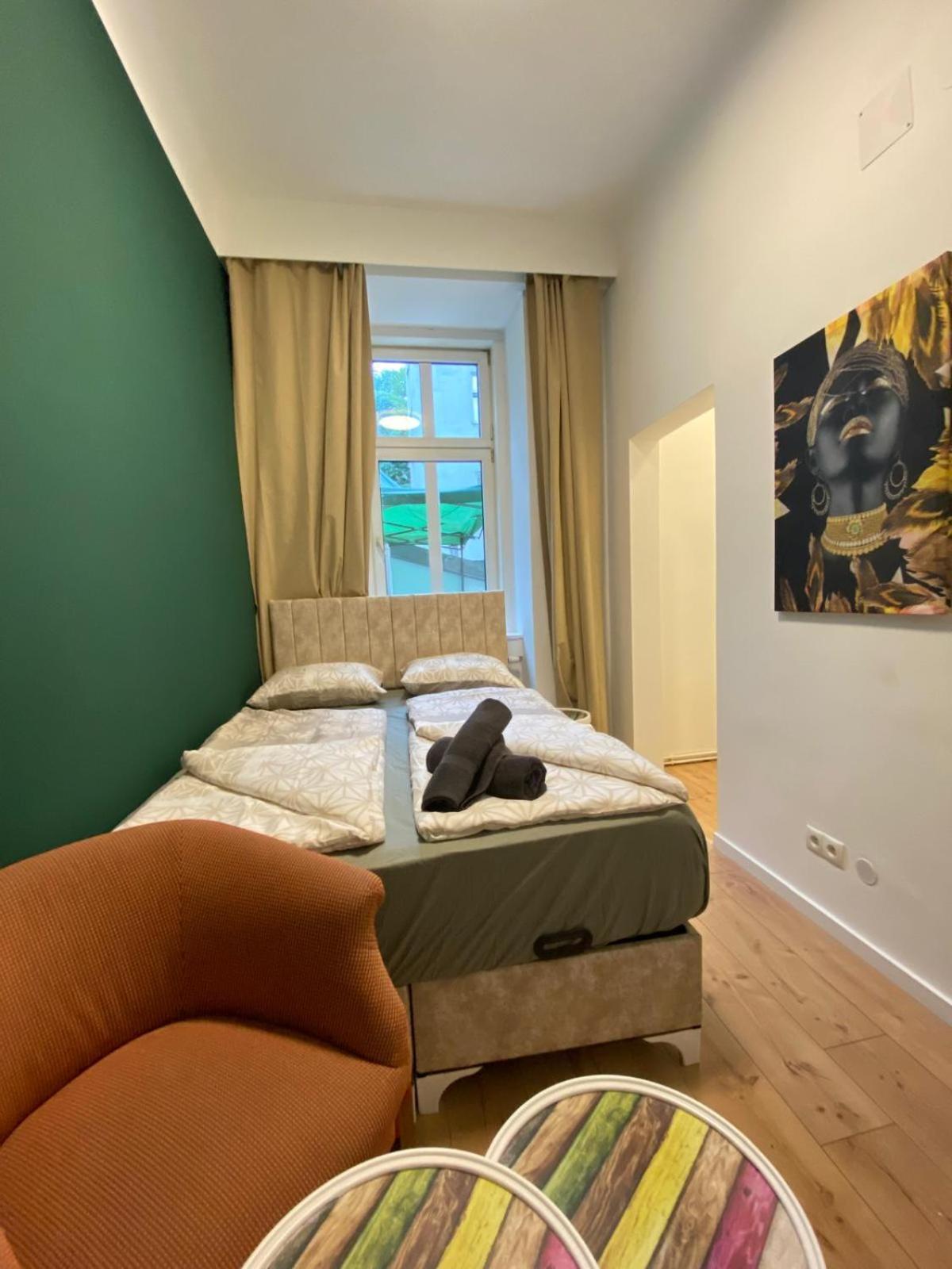 8 Fully Equipped Studio Shared Apt W Terrace Margareten Viyana Dış mekan fotoğraf