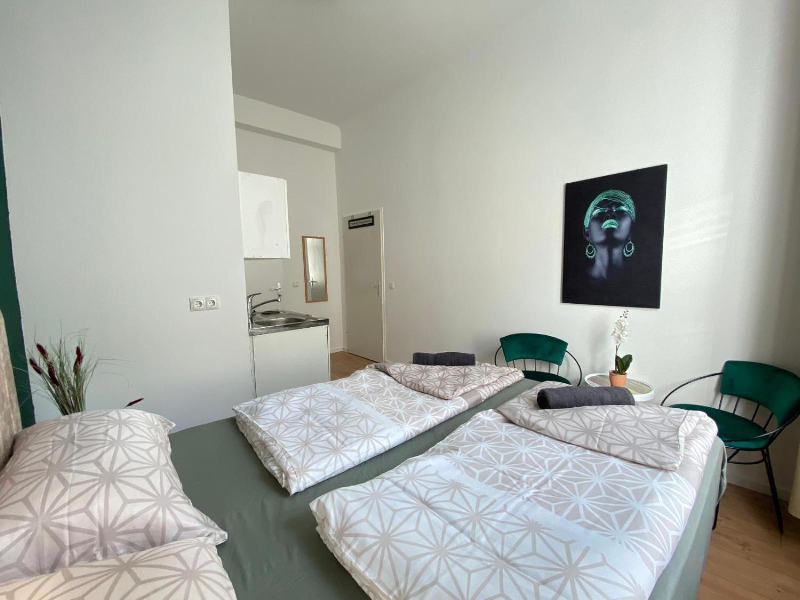 8 Fully Equipped Studio Shared Apt W Terrace Margareten Viyana Dış mekan fotoğraf