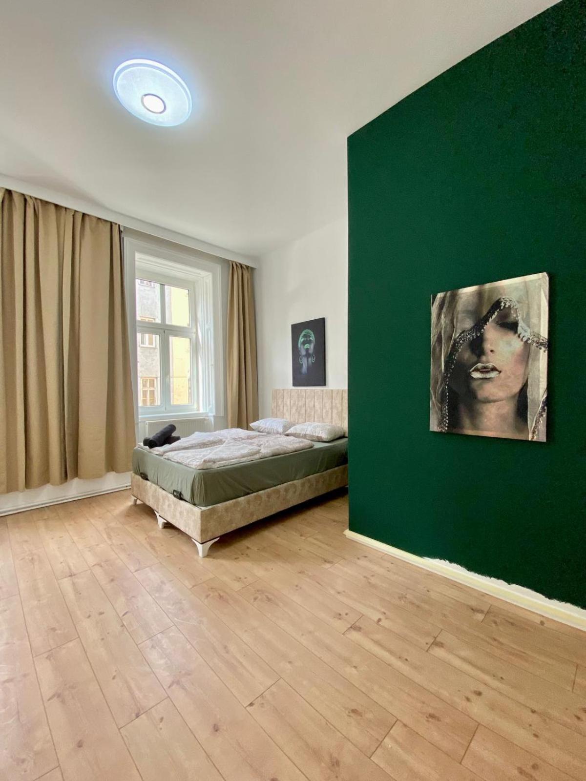 8 Fully Equipped Studio Shared Apt W Terrace Margareten Viyana Dış mekan fotoğraf