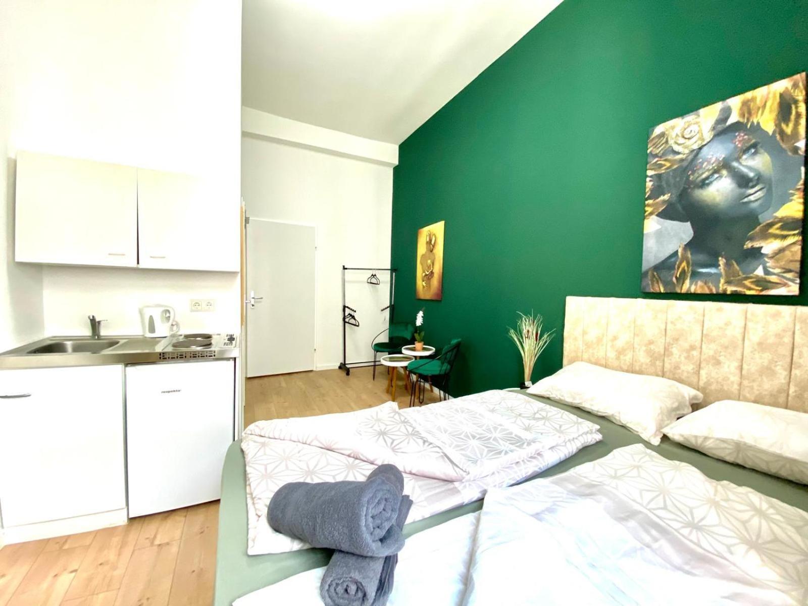 8 Fully Equipped Studio Shared Apt W Terrace Margareten Viyana Dış mekan fotoğraf