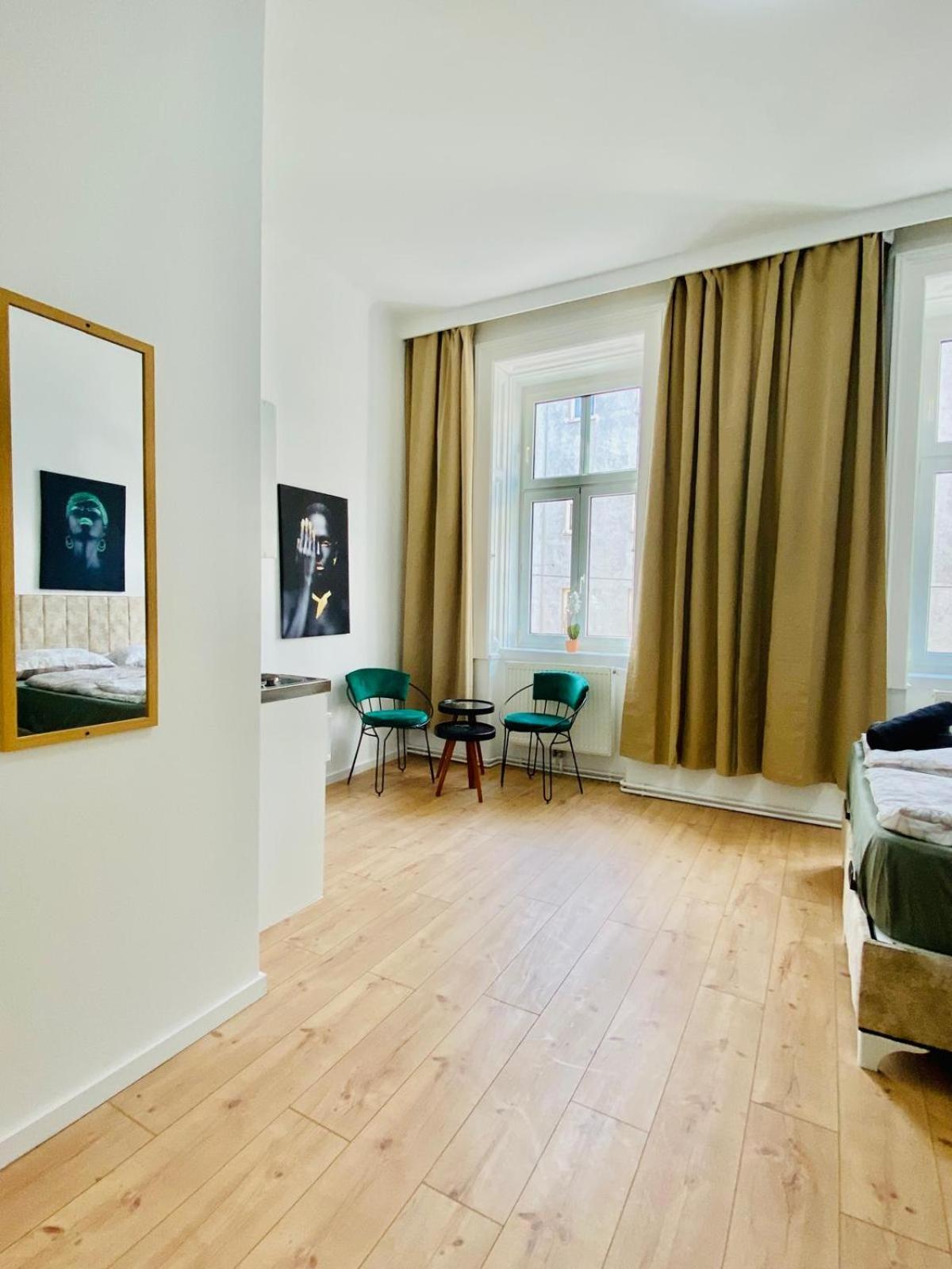 8 Fully Equipped Studio Shared Apt W Terrace Margareten Viyana Dış mekan fotoğraf