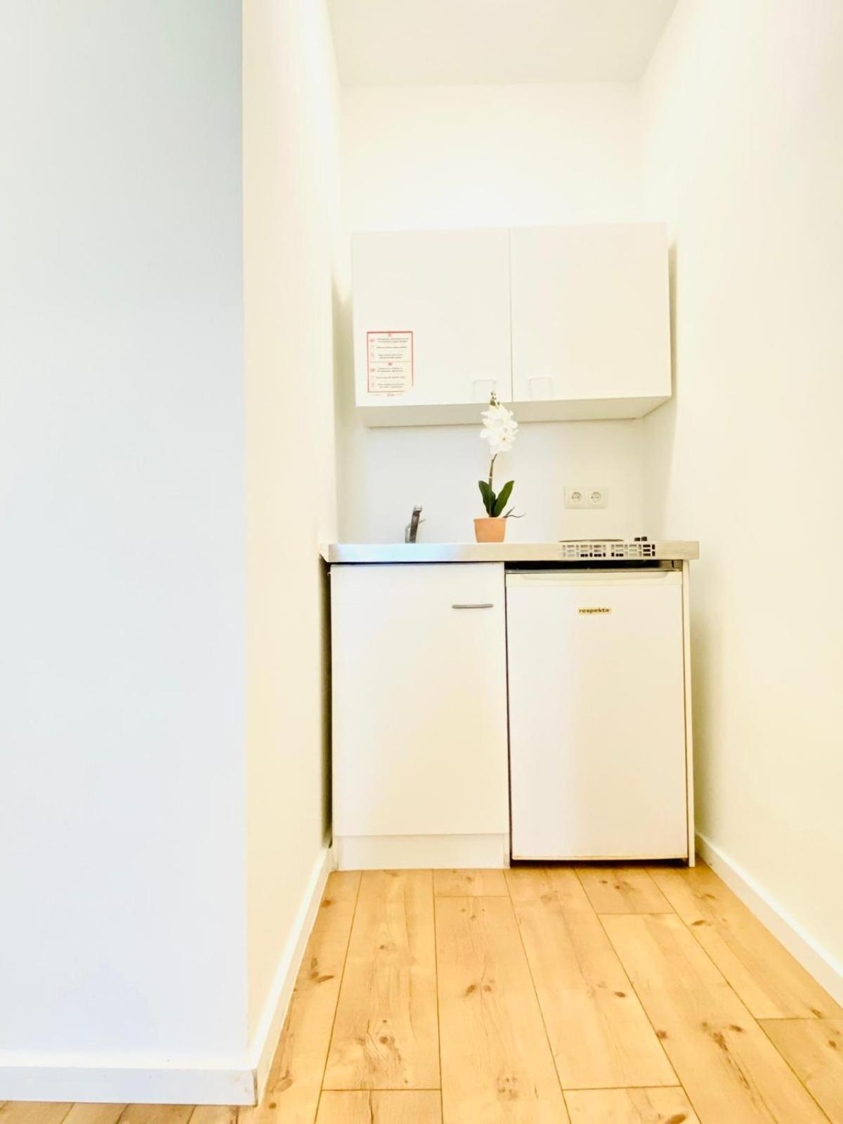 8 Fully Equipped Studio Shared Apt W Terrace Margareten Viyana Dış mekan fotoğraf